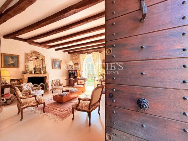 Maison de caractère avec piscine, 5 chambres, terrain 3,5 ha – 20 min Angoulême