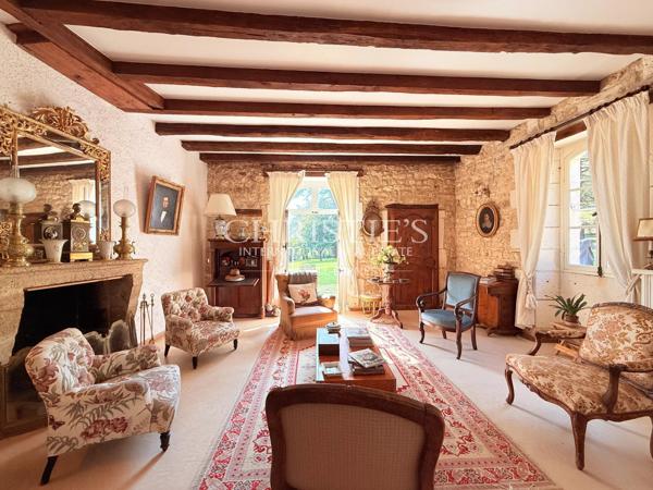 Maison de caractère avec piscine, 5 chambres, terrain 3,5 ha – 20 min Angoulême