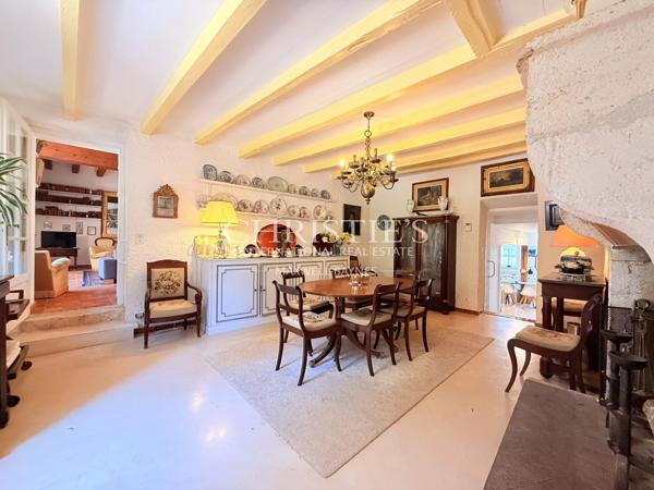 Maison de caractère avec piscine, 5 chambres, terrain 3,5 ha – 20 min Angoulême