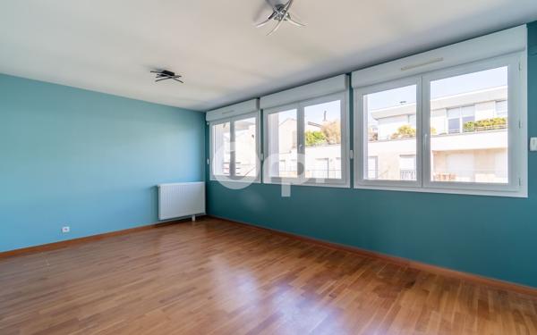 Maison à vendre    6 pièces • 201,23 m2 Reims