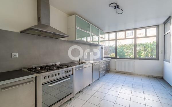 Maison à vendre    6 pièces • 201,23 m2 Reims