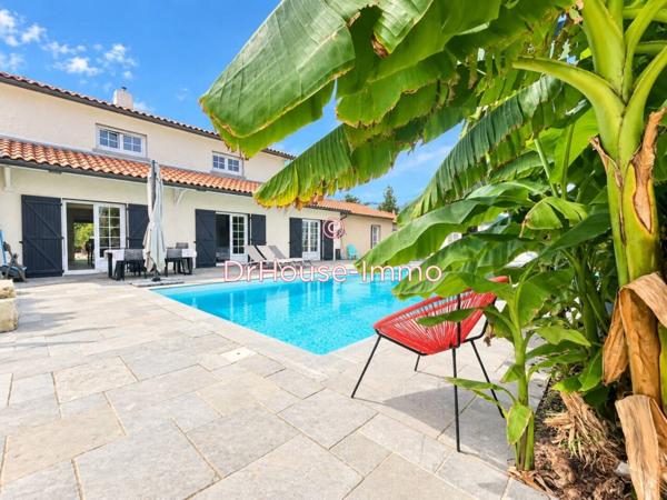 Maison à vendre 8 pièces de 243 m²