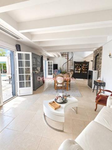 Maison à vendre 8 pièces de 243 m²