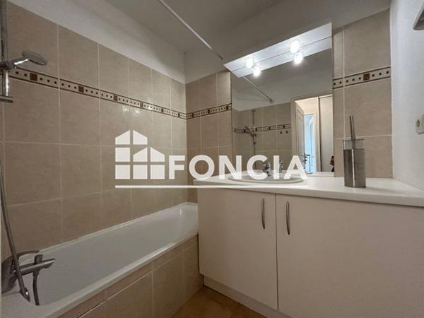 Location Appartement 2 pièces 36.89 m² - 22 AVENUE DE LA CAPELETTE Istres 13800
