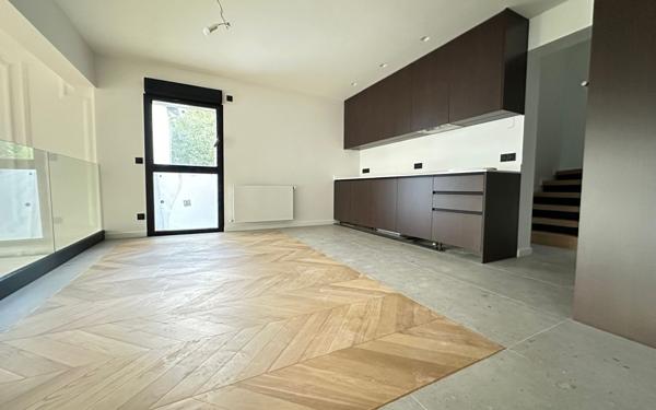 Maison à vendre    5 pièces • 150,91 m2 La Varenne - Saint-Maur-des-Fossés