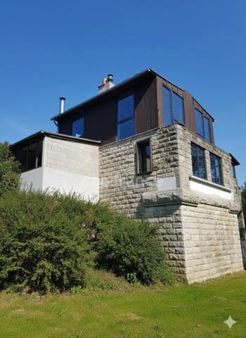 29 000 € FAI – Maison + 4500 m² de terrain à deux pas de l’Abbaye de Pontigny (89) – Opportunité rare !