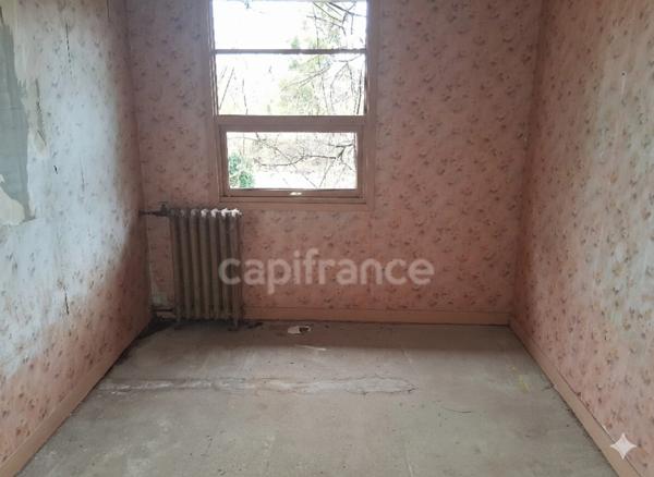 29 000 € FAI – Maison + 4500 m² de terrain à deux pas de l’Abbaye de Pontigny (89) – Opportunité rare !