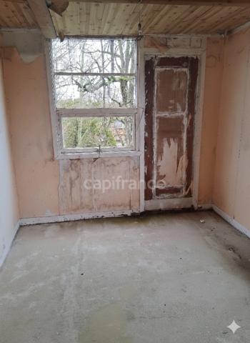 29 000 € FAI – Maison + 4500 m² de terrain à deux pas de l’Abbaye de Pontigny (89) – Opportunité rare !