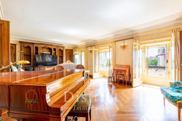 # Appartement – 180m² – Paris 8ème