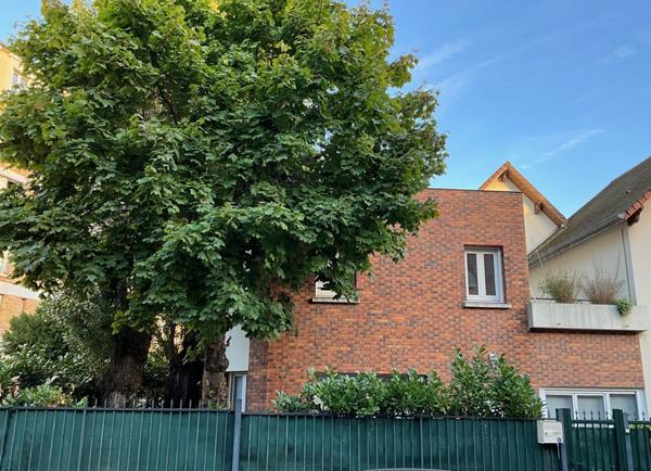 Le Pecq Canada, Jolie Maison de ville avec jardin proche des commodités