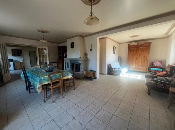 Maison à vendre |  Isigny-le-Buat |  5 pièces | 155 m²