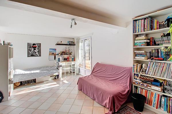 A VENDRE EN EXCLUSIVITÉ ! SAINT ANTONIN DU VAR ! BAS DE VILLA 84m2 avec jardin et garage