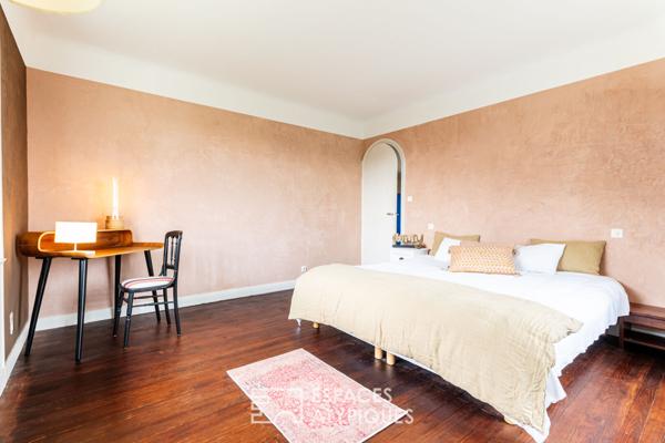 Villa bourgeoise revisitée et son parc arboré