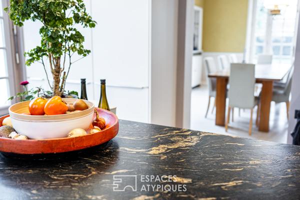 Villa bourgeoise revisitée et son parc arboré