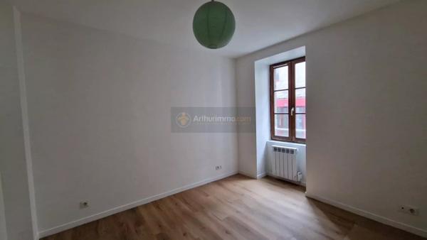 Location                                                      Appartement
                        
                     2 pièces                      26 m2                     à Saint-Renan