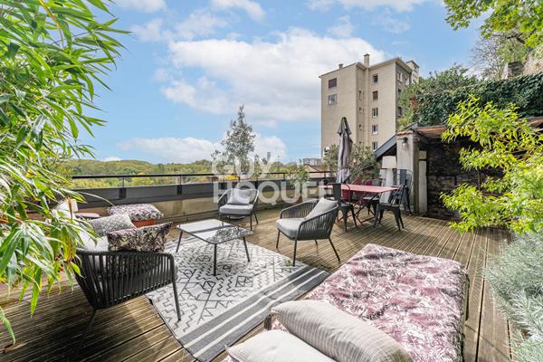 Duplex T5 146 m² - Toit terrasse 160 m² - vue dégagée sur Lyon