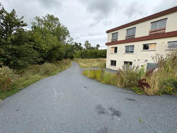 Ancien hôtel restaurant à vendre LES VEYS (50)