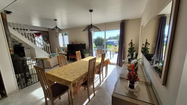 Maison familiale avec grand terrain – La Suze-sur-Sarthe