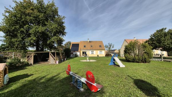 Maison familiale avec grand terrain – La Suze-sur-Sarthe