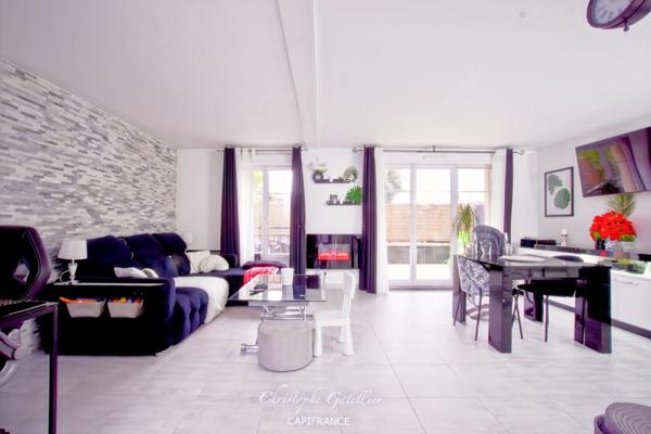 Quartier VILLAGE, appartement T3 (2 chambres) - Terrasse et Jardinet - Box fermé