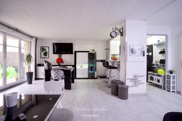 Quartier VILLAGE, appartement T3 (2 chambres) - Terrasse et Jardinet - Box fermé