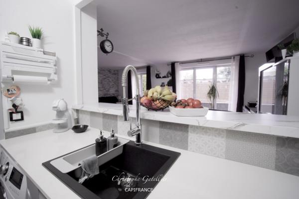 Quartier VILLAGE, appartement T3 (2 chambres) - Terrasse et Jardinet - Box fermé