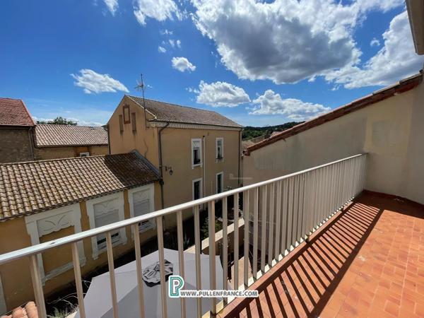 Maison de village spacieuse avec terrasses ensoleillées et vue dans l'Hérault