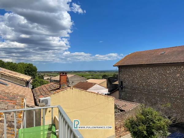 Maison de village spacieuse avec terrasses ensoleillées et vue dans l'Hérault