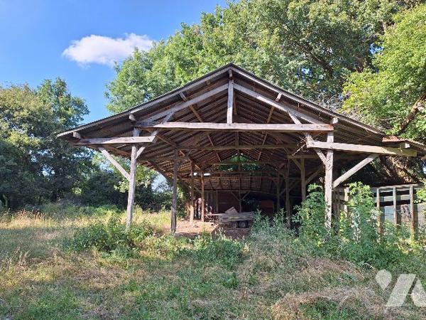 Hangar et garage sur 1553m² de terrain, LA CHAPELLE D ANGILLON