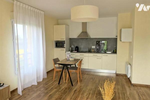 Appartement T2 LOUE ( LMNP) - 2ème étage avec ascenseur - Terrasse - Parking. 45,94 m².