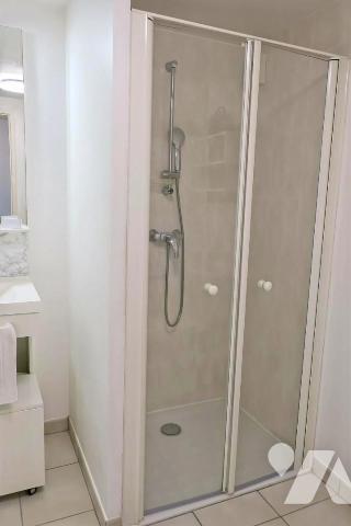 Appartement T2 LOUE ( LMNP) - 2ème étage avec ascenseur - Terrasse - Parking. 45,94 m².