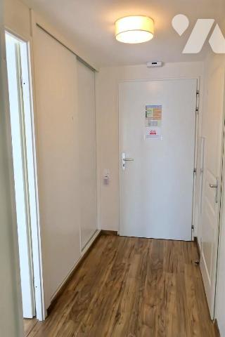 Appartement T2 LOUE ( LMNP) - 2ème étage avec ascenseur - Terrasse - Parking. 45,94 m².