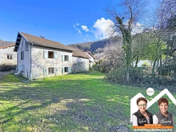 Maison en pierre à réhabiliter – charme dauphinois et beau potentiel