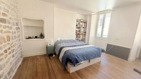 Vente                                                      Appartement
                        
                     3 pièces                      78 m2                     à Millau