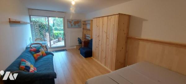 STUDIO AVEC GARAGE RES.  LES BELLES PERRIÈRES 