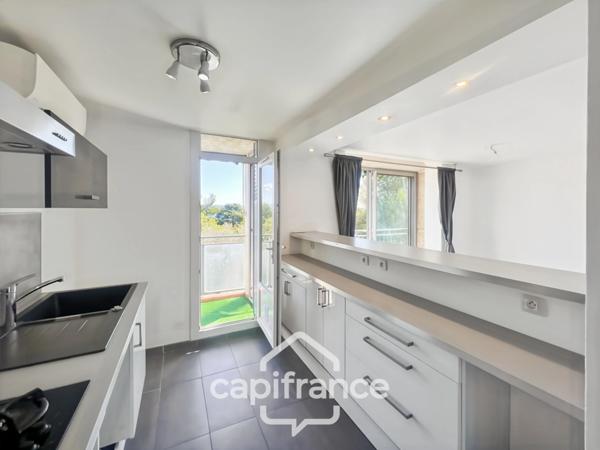 Appartement à vendre 4 pièces LA CIOTAT (13) - 74m2 terrasse vue mer - cave - au calme - à pieds centre ville.