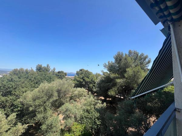 Appartement à vendre 4 pièces LA CIOTAT (13) - 74m2 terrasse vue mer - cave - au calme - à pieds centre ville.