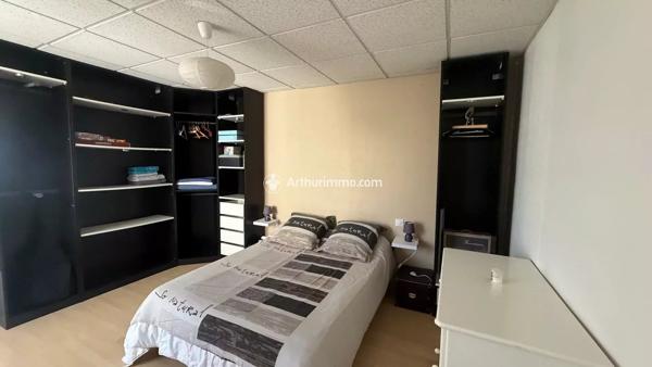 Location                                                      Appartement
                        
                     2 pièces                      48 m2                     à Millau