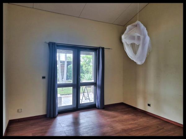 Villa d’architecte en briques de Guyane – volumes rares, piscine, jardin 1 141 m² – Kourou Lac Bois Chaudat