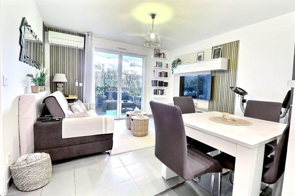 Appartement 2 pièces avec terrasse 8m2 et stationnement privatif