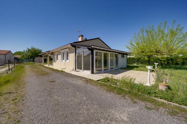 Gauriaguet (33240) Maison 4 pièces de 100m2 habitables avec atelier sur parcelle de 409m2