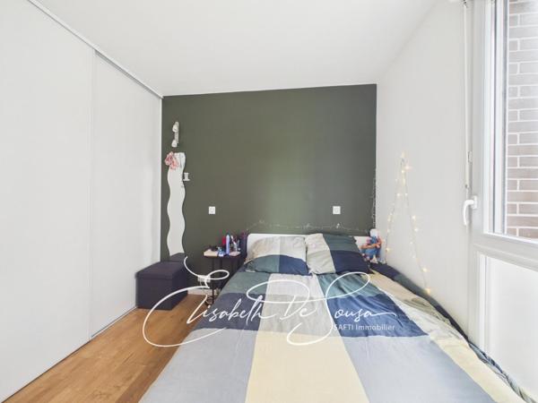 3 pièces récent avec terrasse et parking