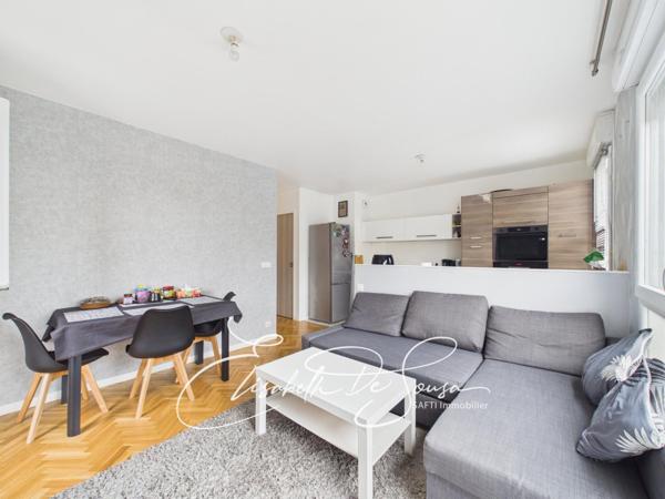 3 pièces récent avec terrasse et parking