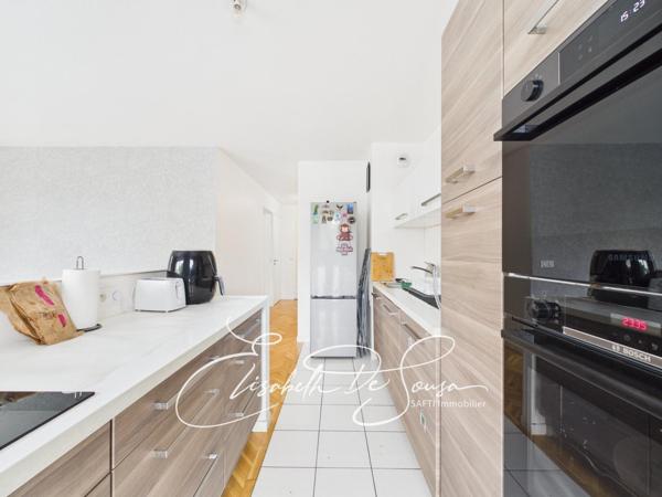 3 pièces récent avec terrasse et parking