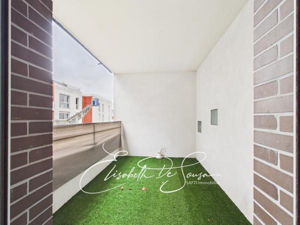 3 pièces récent avec terrasse et parking