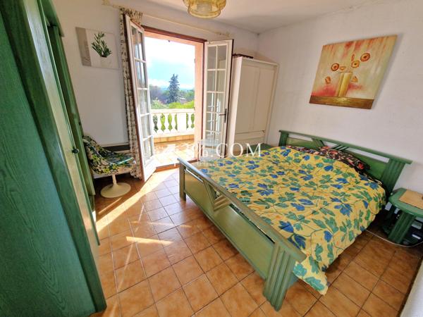Villa 5 pièce(s) 4 chambre(s) 120 m²