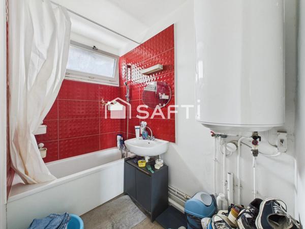 Vendu loué avec un très bon rendement locatif