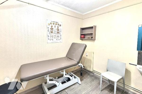 ANTIBES – Port Vauban | Local commercial 195 m² traversant, modulable