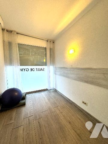 ANTIBES – Port Vauban | Local commercial 195 m² traversant, modulable