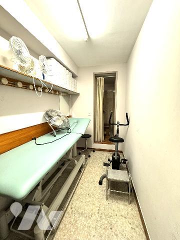 ANTIBES – Port Vauban | Local commercial 195 m² traversant, modulable